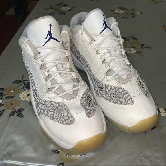 Nike Air Jordan XI 11 Retro Low Size 7Y Youth Basketball Sneakers Gray NBA - Picture 5 of 10